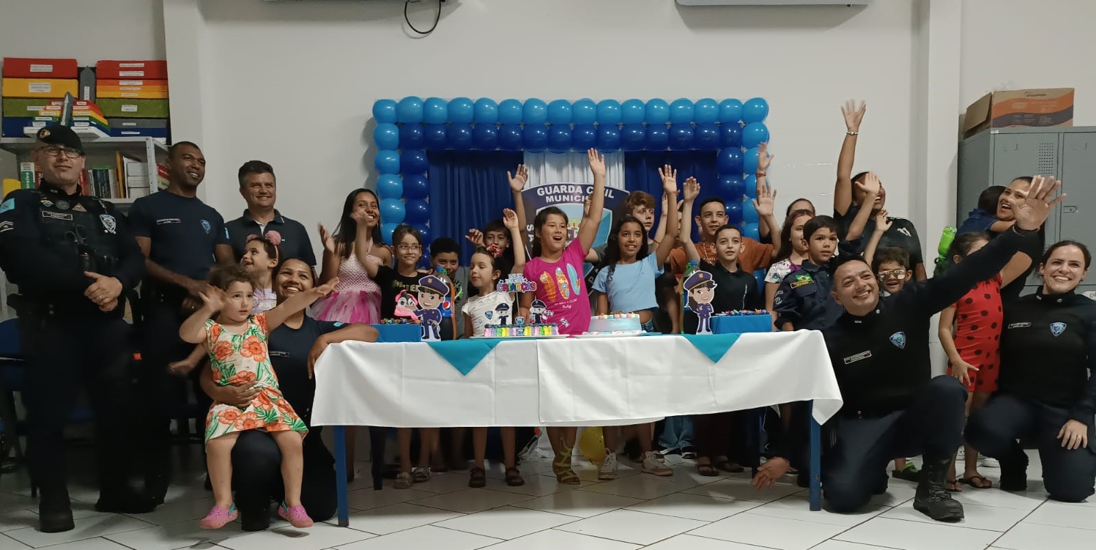 Guarda Civil Municipal de Sarandi promove tarde de diversão e interação de agentes com crianças